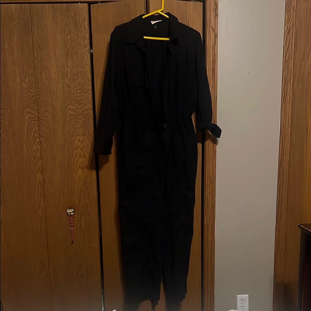 Casual Black Long-Sleeve Jumpsuit